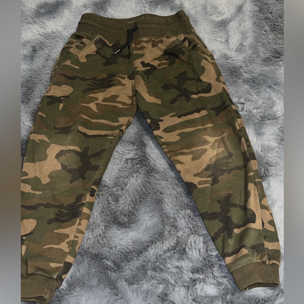 Boys army fatigue sweatpants